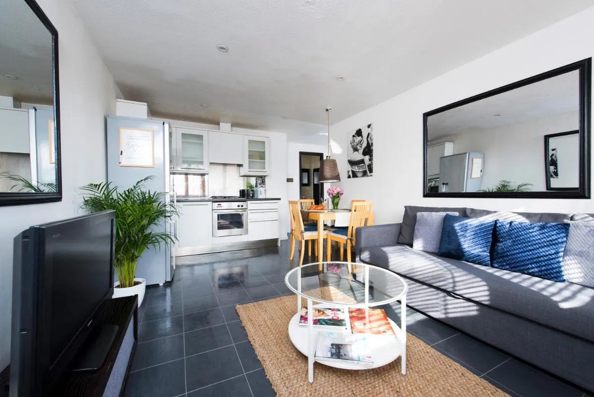 Image 4 of Camden Flat