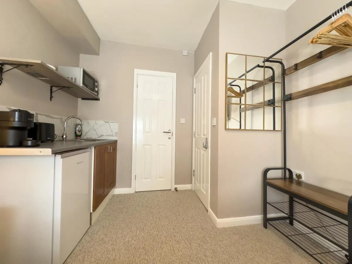 Image 3 of Camden Rooms