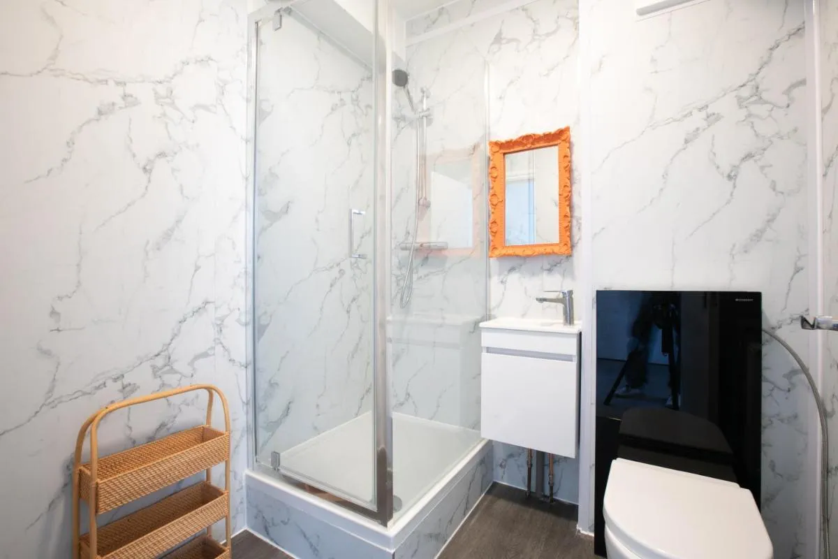 Image 3 of Camden Town 1-Min to Station Sleeps 5