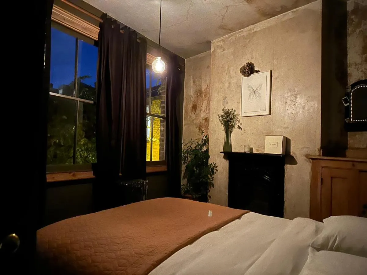 Image 3 of Campania & Jones House