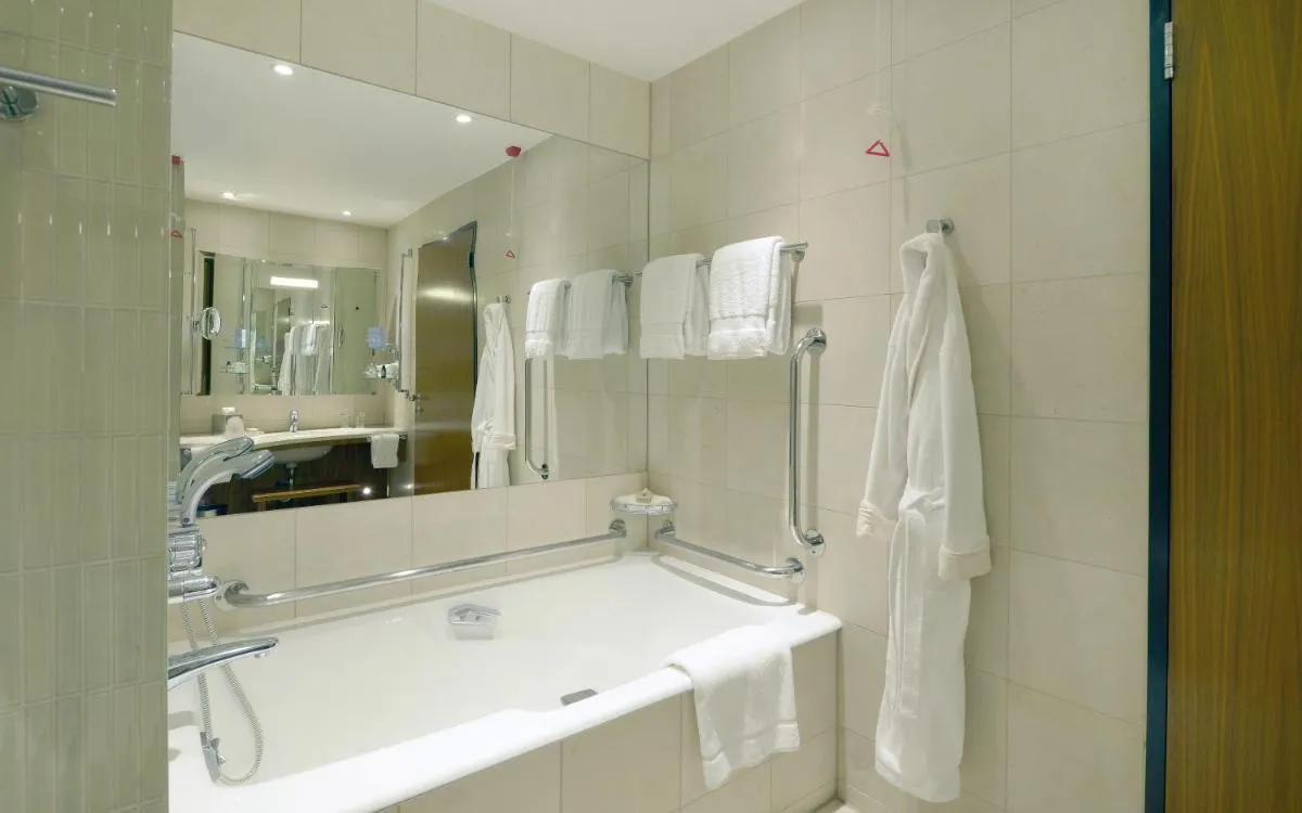 Image 4 of Canary Riverside Plaza Hotel
