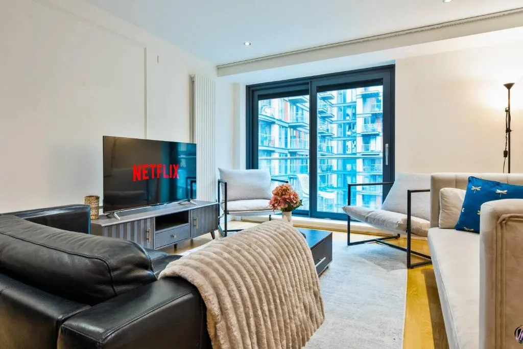 Image 1 of Canary Wharf Balcony & Waterfront 2-Bed, 2-Bath