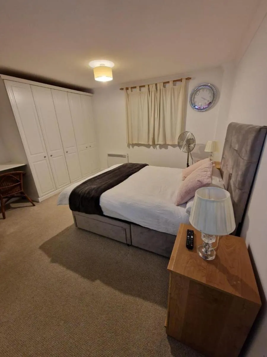 Image 5 of Canary wharf luxury skyline Riverthames view apartment