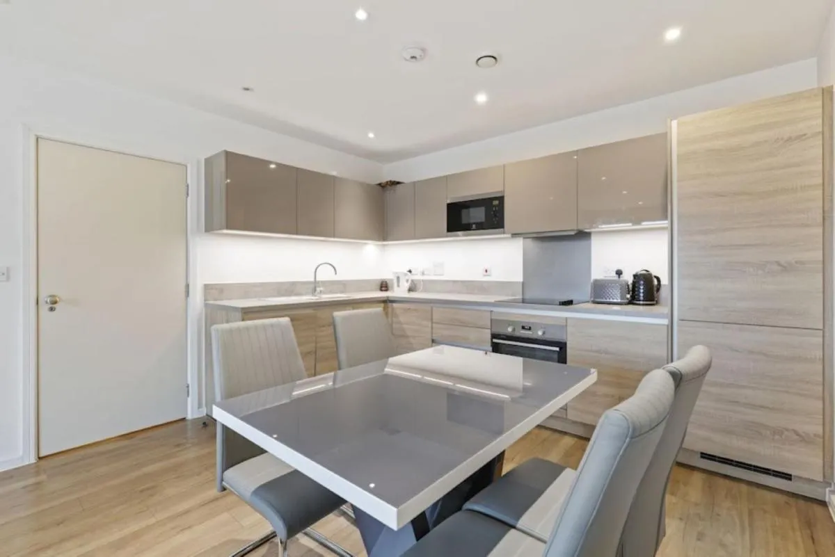 Image 4 of Canning Town 2 Bed Apartment