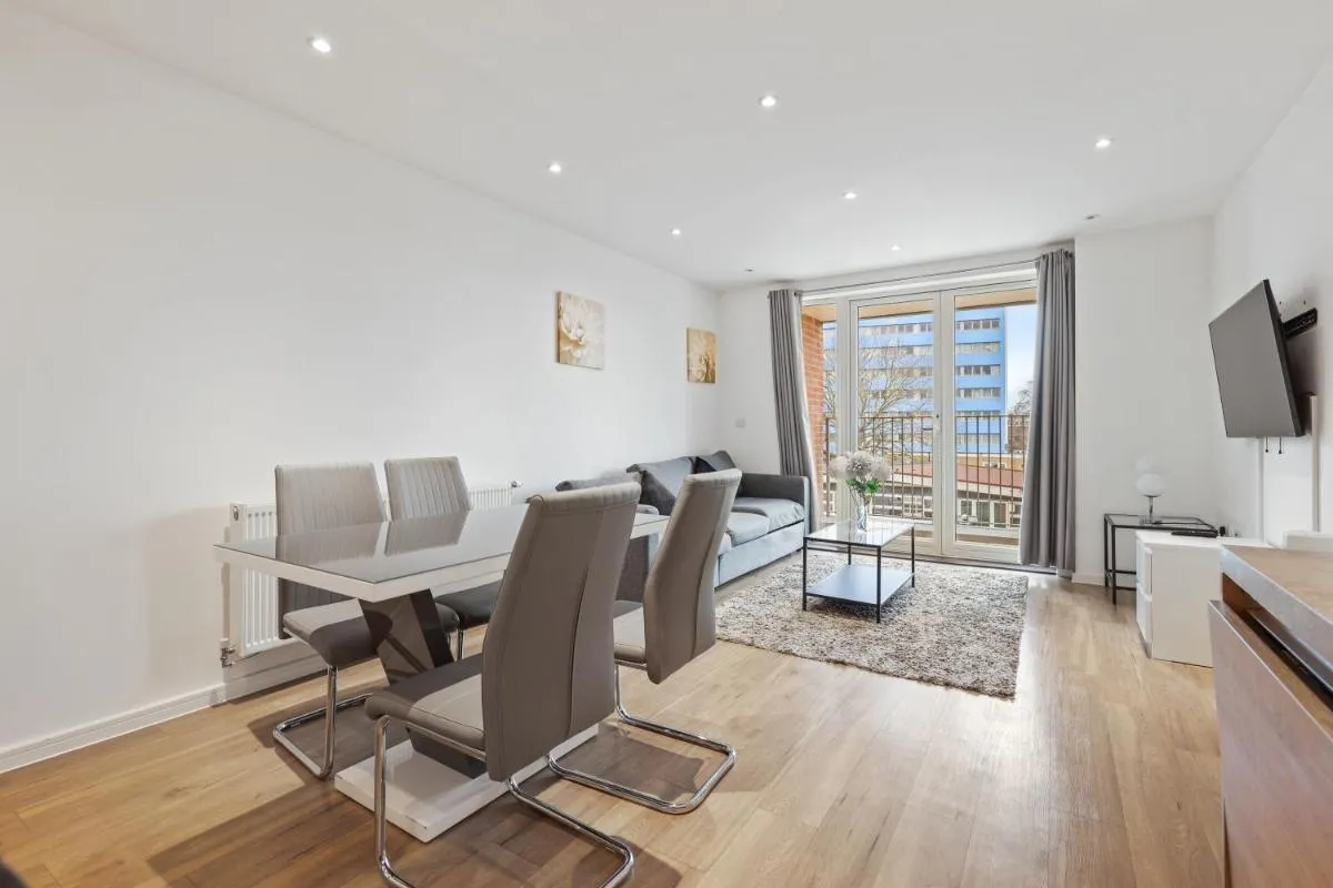 Image 5 of Canning Town 2 Bed Apartment