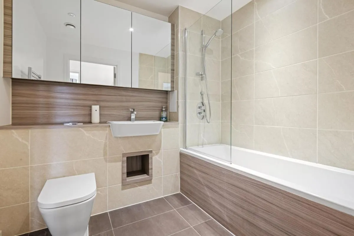 Image 3 of Canning Town 2 Bed Apartment