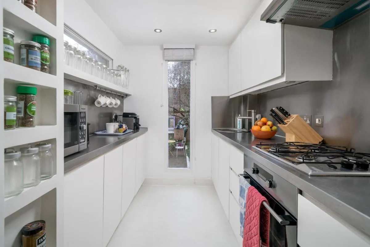 Image 4 of Captivating apartment in Shepherds Bush