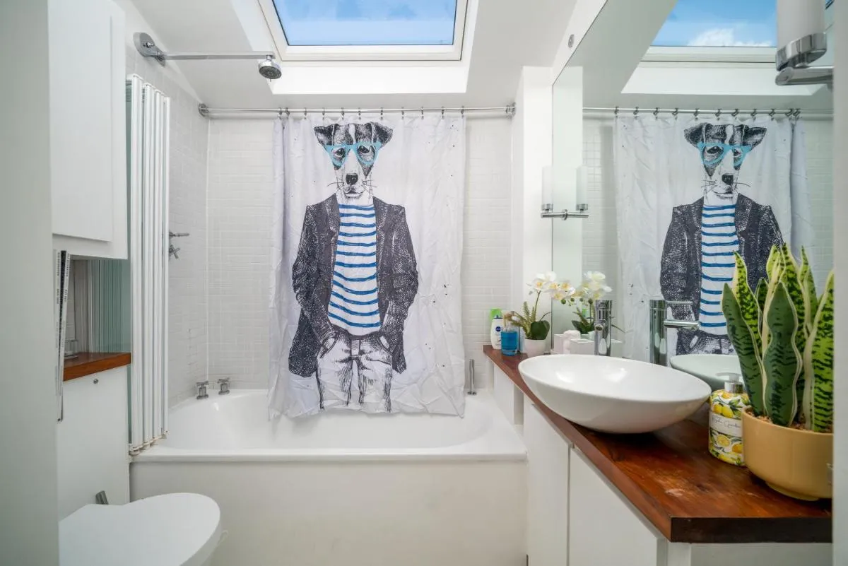 Image 5 of Captivating apartment in Shepherds Bush