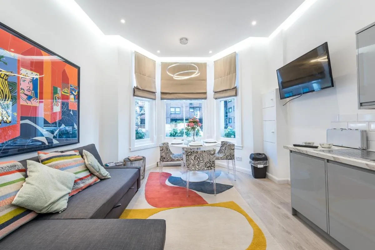 Image 3 of Casa Italia near Kings Road in Chelsea with Wifi & Washing Machine
