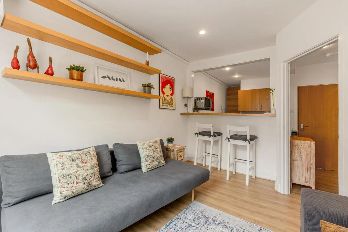 Image 4 of Central 1BR Fitzrovia Apt by Soho, 3min Tube