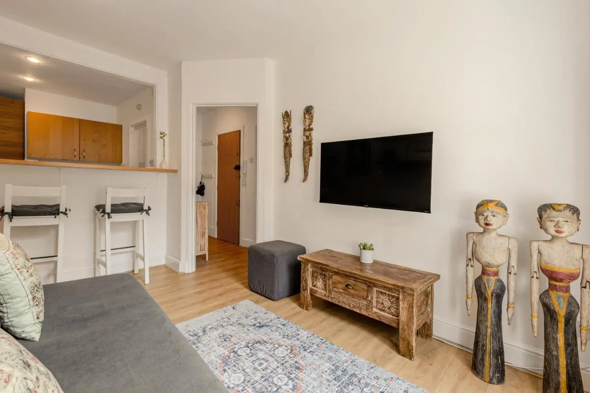 Image 5 of Central 1BR Fitzrovia Apt by Soho, 3min Tube