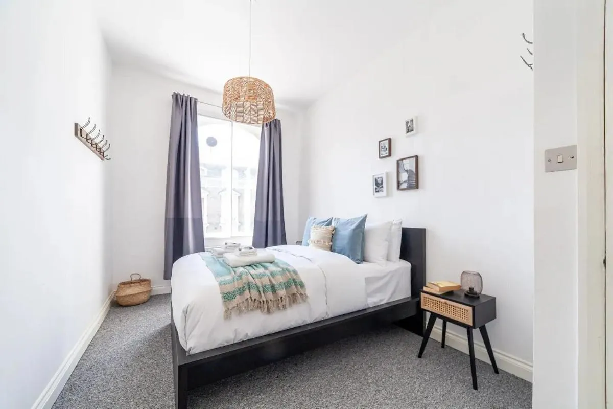 Image 4 of Central 1BR flat in Notting Hill, 1min to Tube