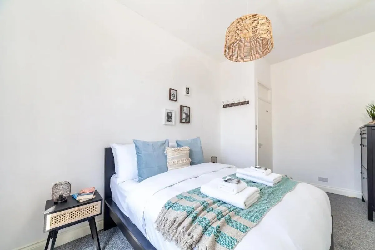 Image 3 of Central 1BR flat in Notting Hill, 1min to Tube