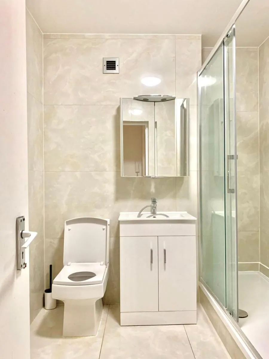 Image 3 of Central 1 BR-Kensington-24 7 security-Netflix