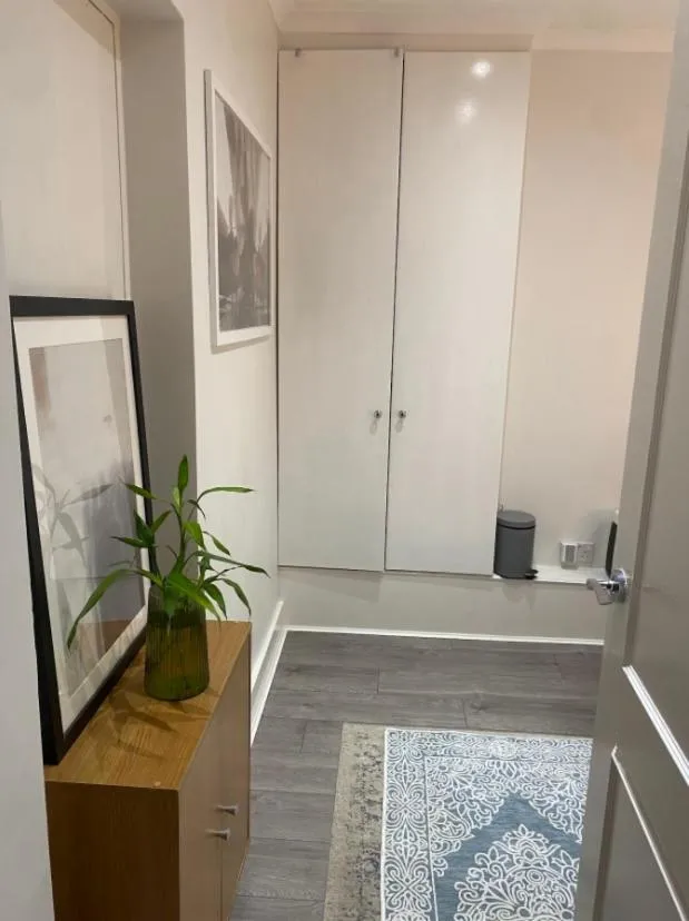 Image 4 of Central 1bedroom Apartment, connected via underground, overground and many bus routes