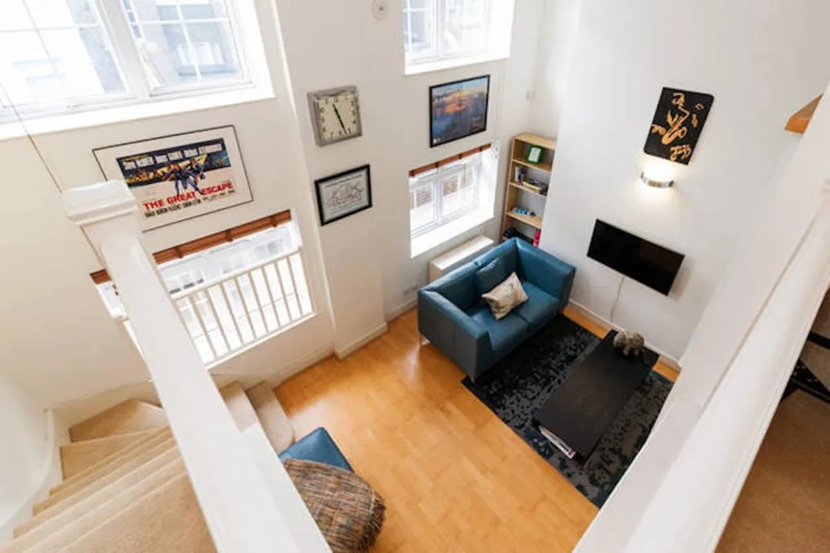 Image 3 of Central 2-Bed, 2-Bath Sanctuary near Holborn Station, Covent Garden & West End