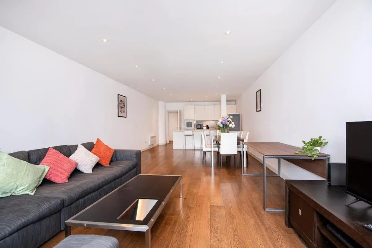 Image 4 of Central 2 Bed Maissonette