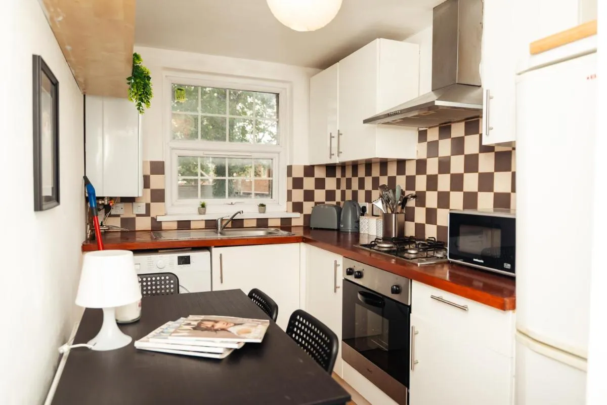 Image 4 of Central City Oasis – Sleeps 4 Parking Included 3 Mins walk to Queens Station