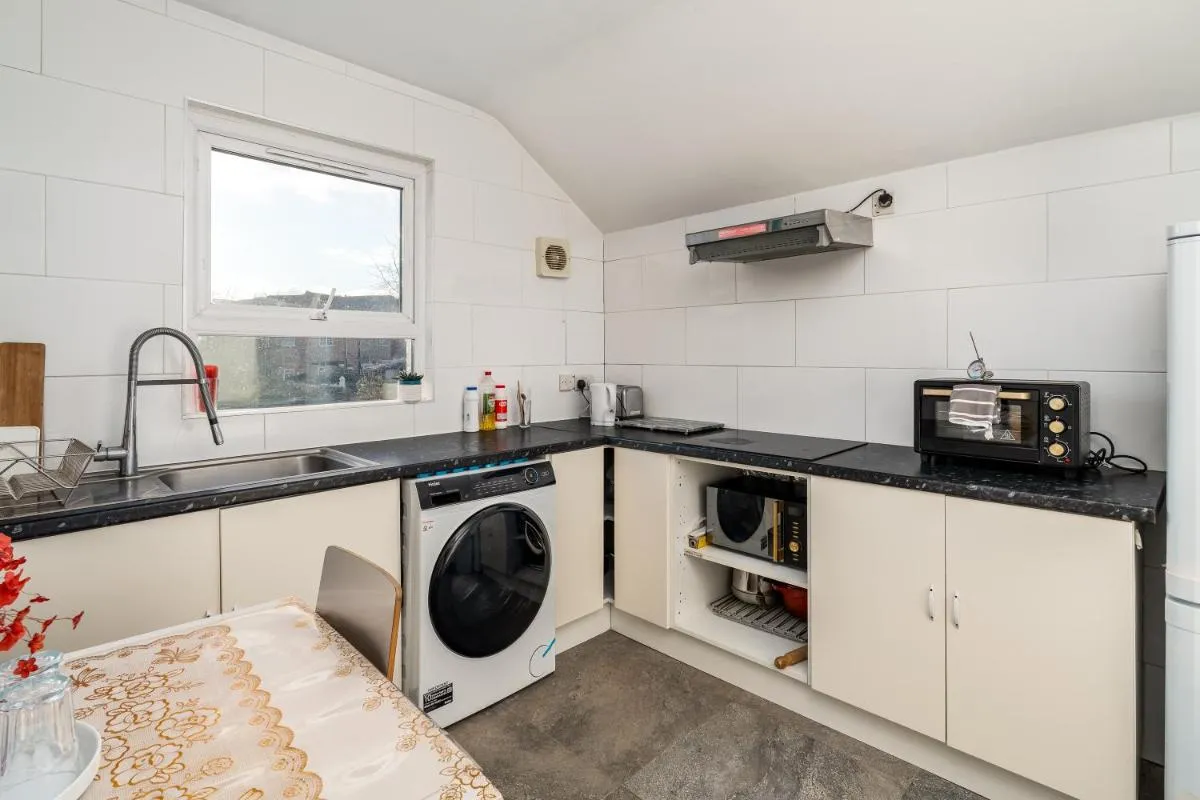 Image 4 of Central Cosy 1st floor Apartment – Pass the Keys