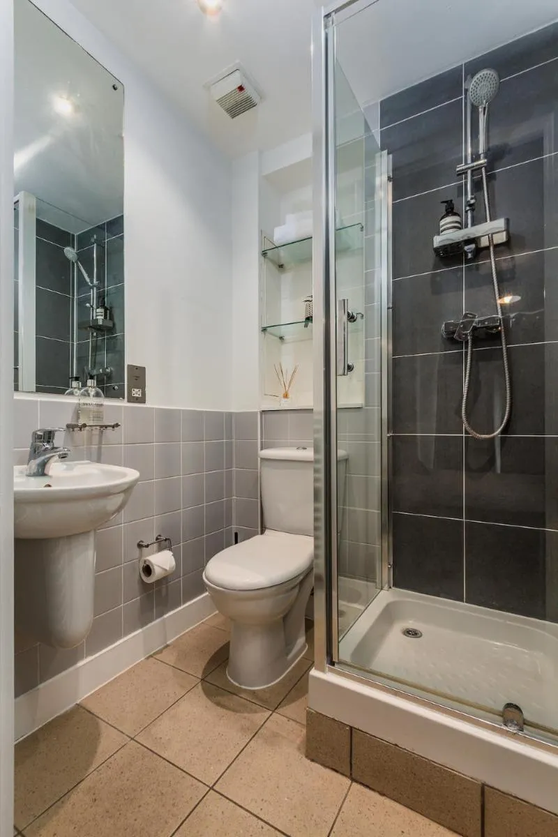 Image 4 of Central Cosy Canal-side 2Bed 2Bath