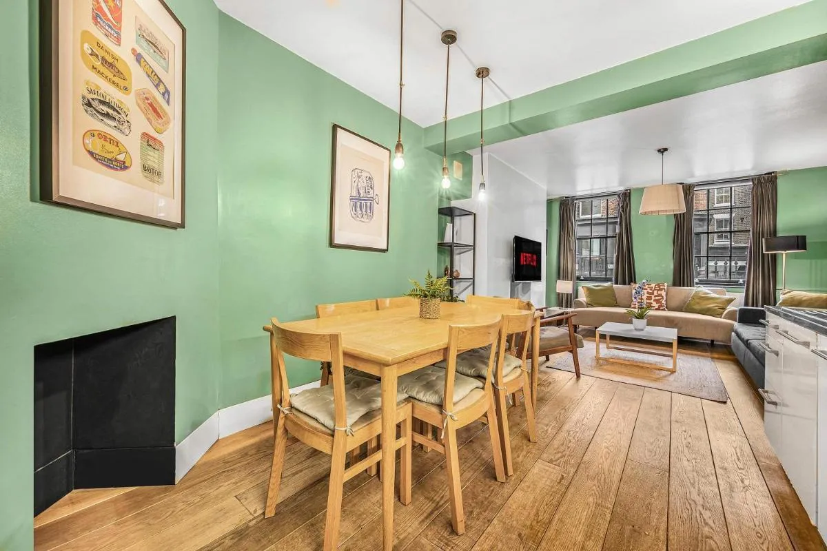Image 4 of Central Cove – Fitzrovia – By Frankie Says