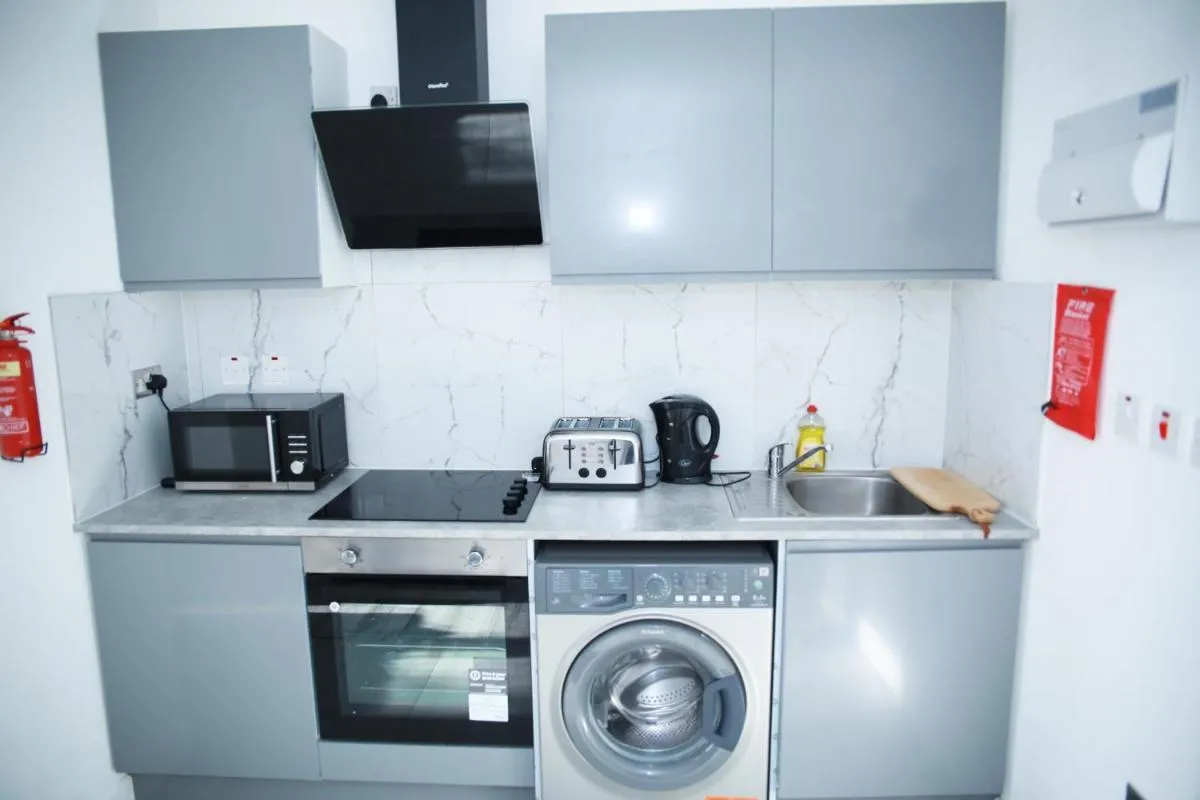 Image 3 of Central Harrow Cozy Apartment with free parking