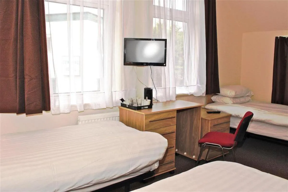 Image 4 of Central Hotel Golders Green