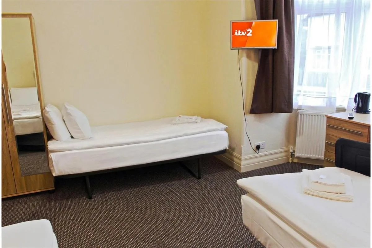 Image 5 of Central Hotel Golders Green