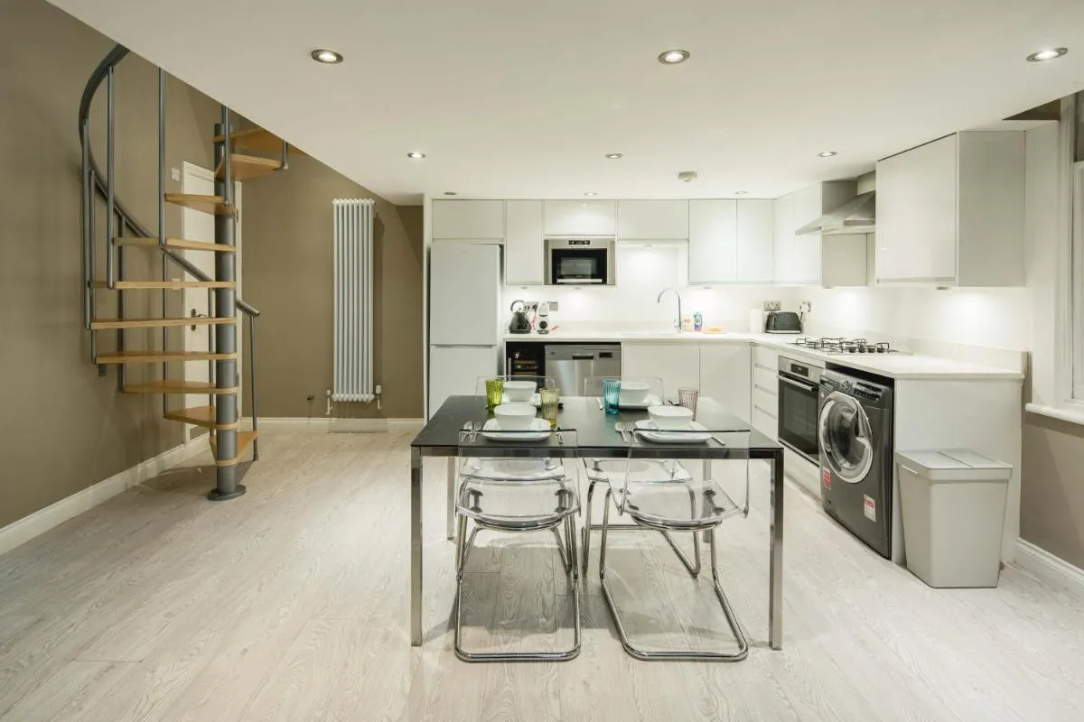 Image 4 of Central, Kensington, 3Beds, Cosy, Parks, Pubs