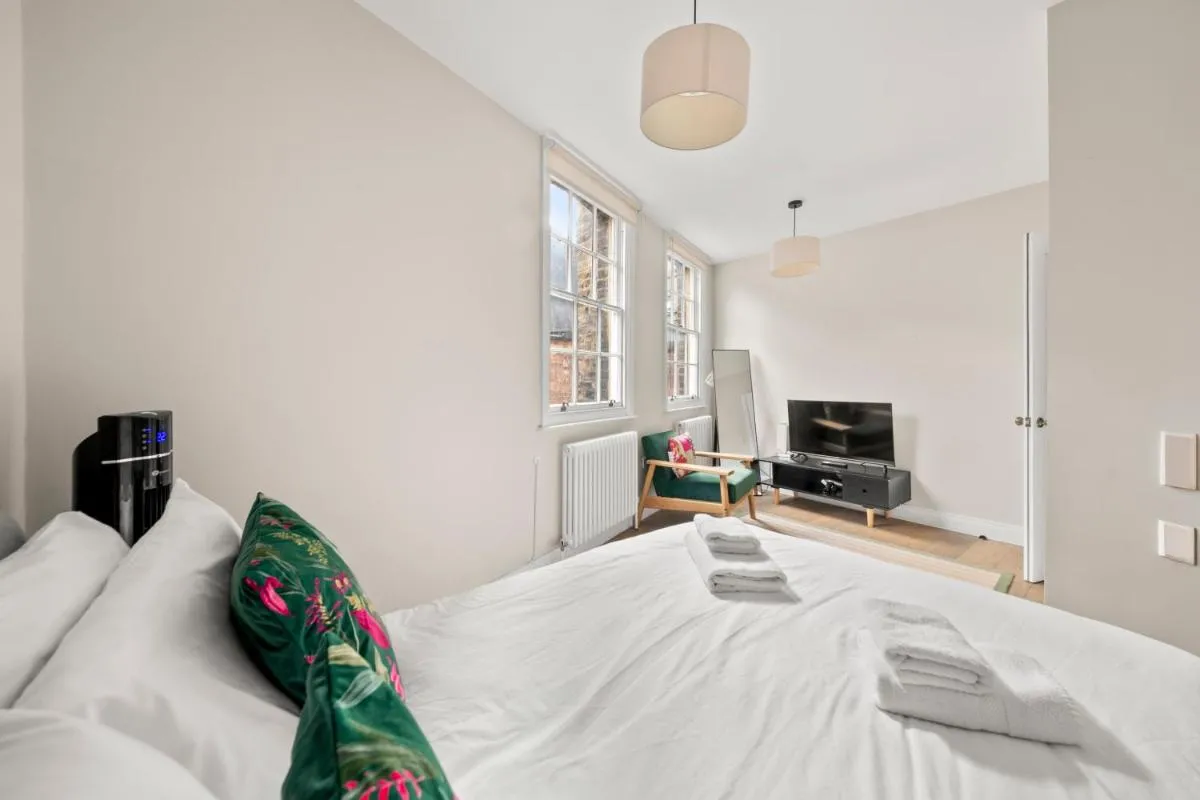 Image 5 of Central Kings Cross modern house with free parking
