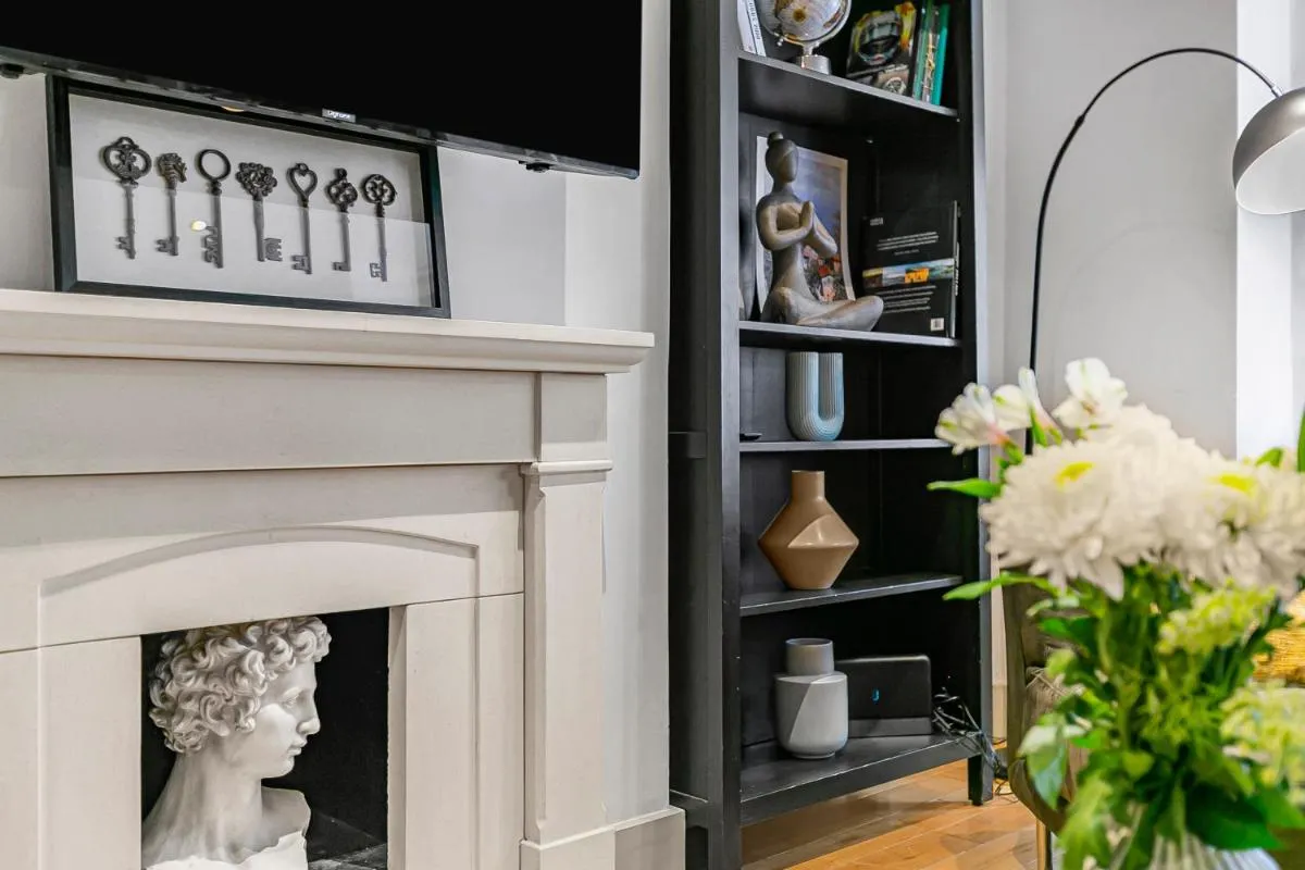 Image 4 of Central Large Stylish 2Beds 2Baths With Private Patio