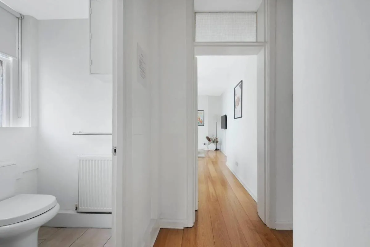 Image 3 of Central London- 1 Bed Apartment