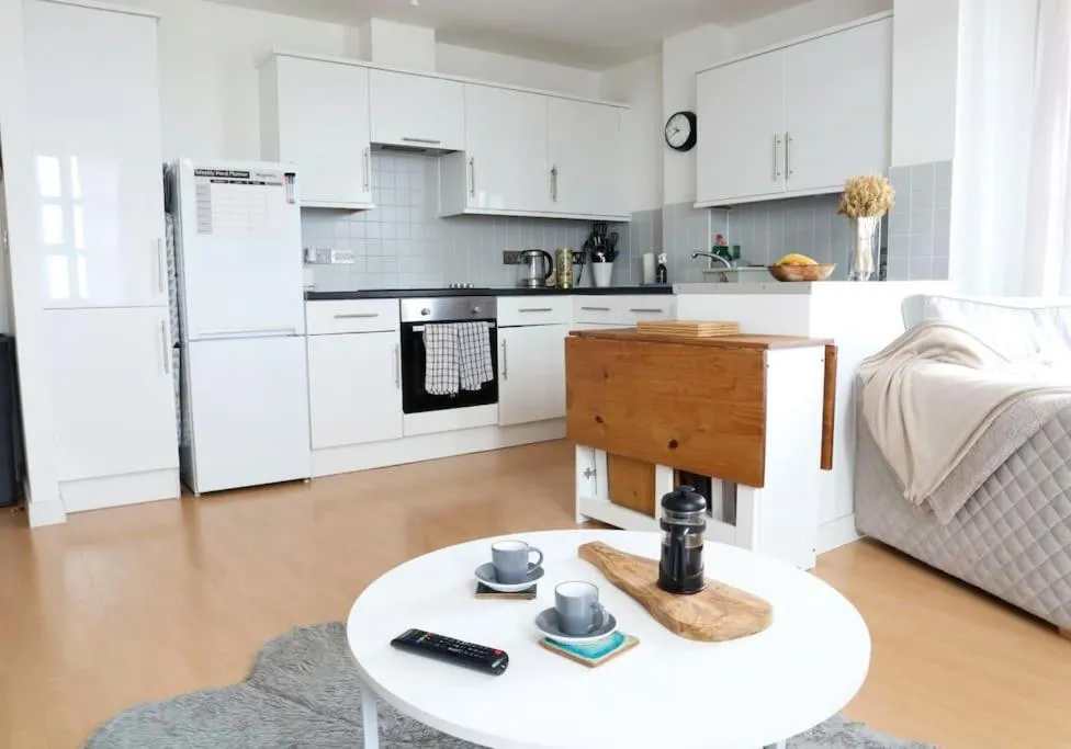 Image 3 of Central London 3 Bed Flat with a view