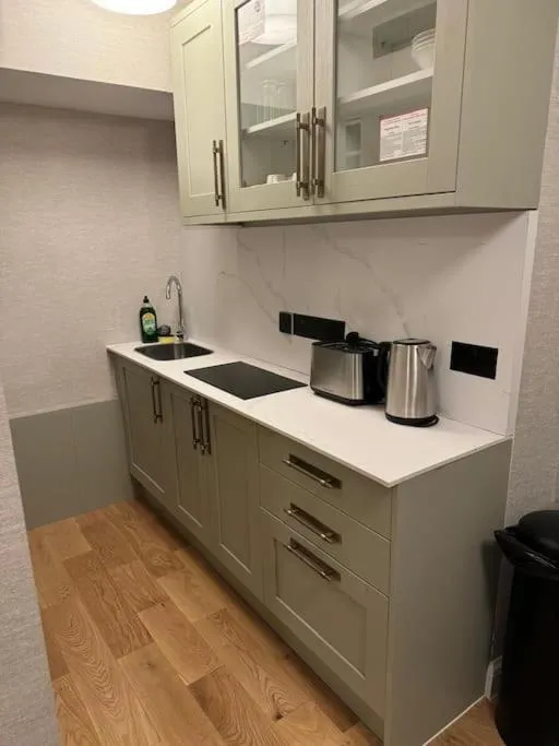 Image 5 of Central London Apartment