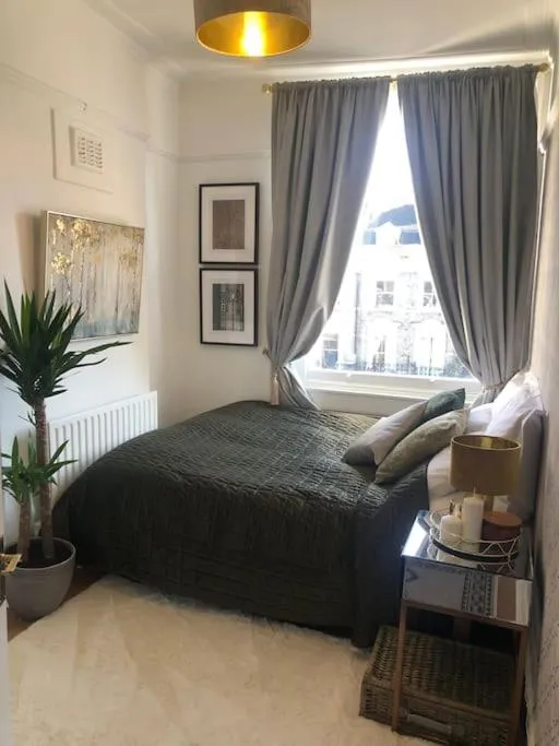 Image 5 of Central London Flat