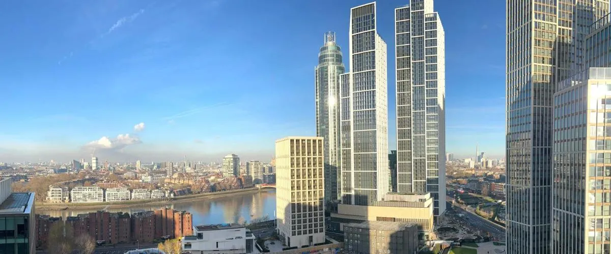 Image 3 of Central London New 2 bedroom flat Riverview Balcony