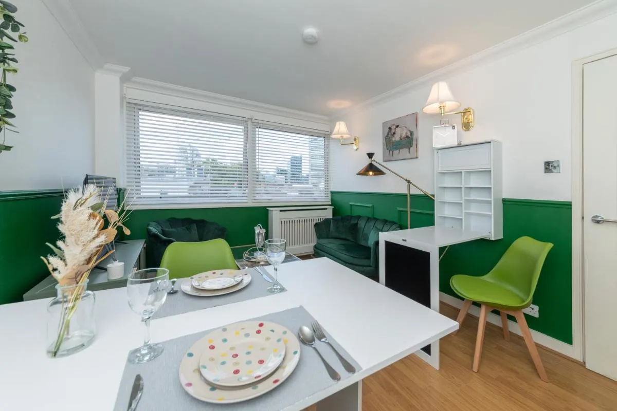 Image 4 of Central London Urban Modern Apartment near Warren Street