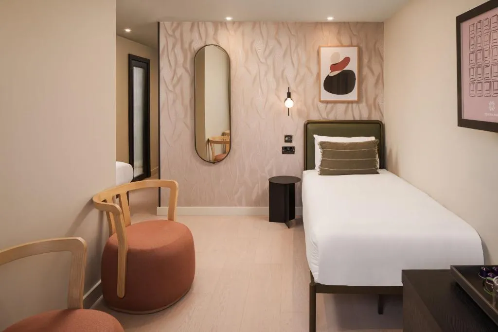 Image 1 of Central Park Hotel