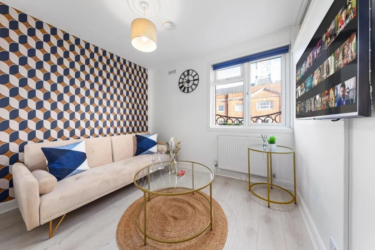 Image 5 of Central & Modern 1 Bed Apartment – 3min to Train Station & Sleeps 4 – The Holloway Suite
