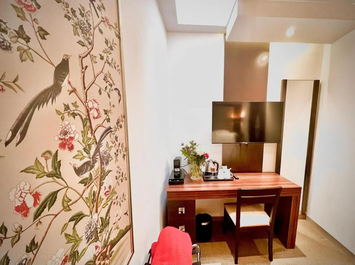 Image 3 of Central boutique room for two 105