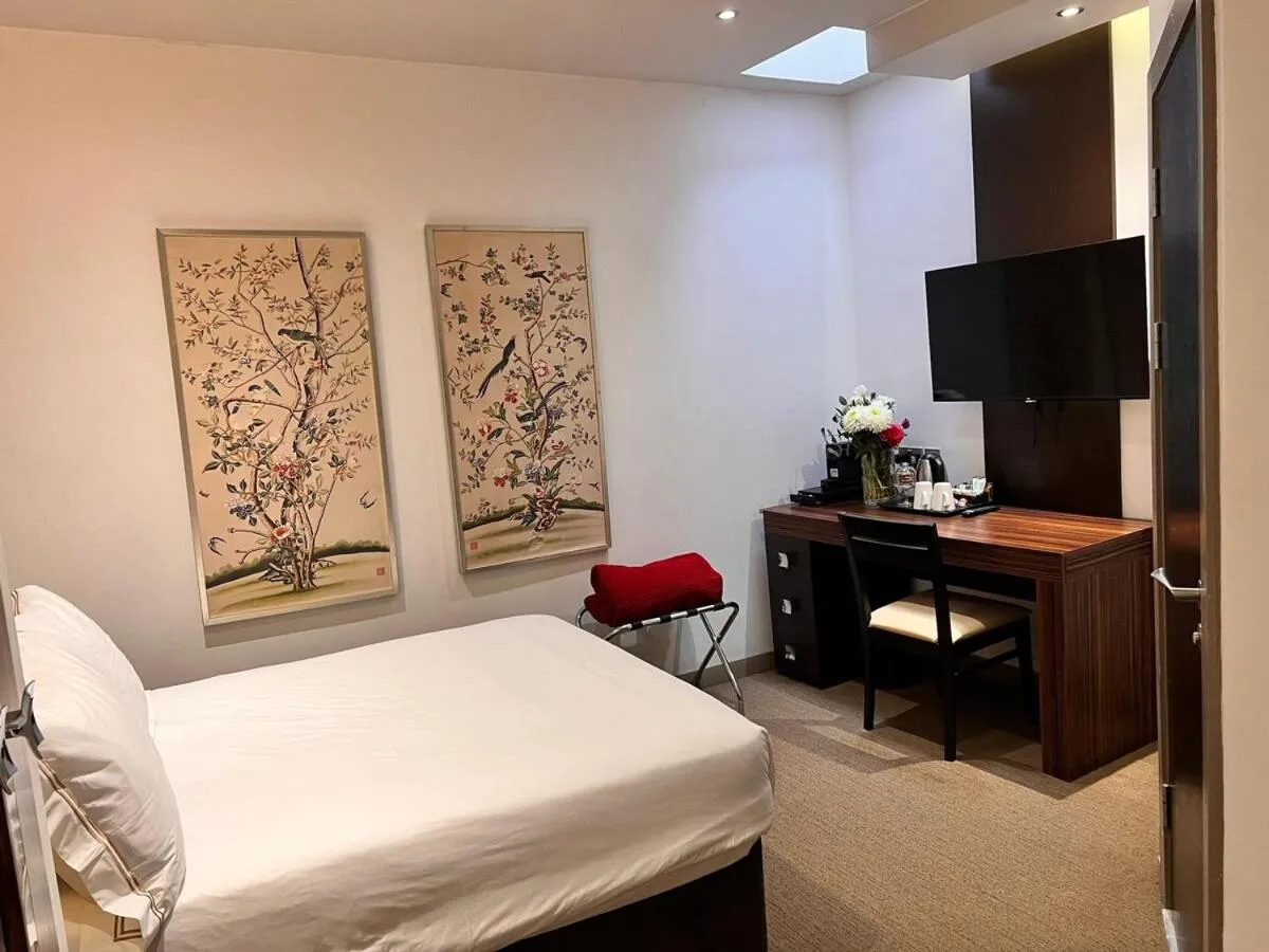 Image 5 of Central boutique room for two 105
