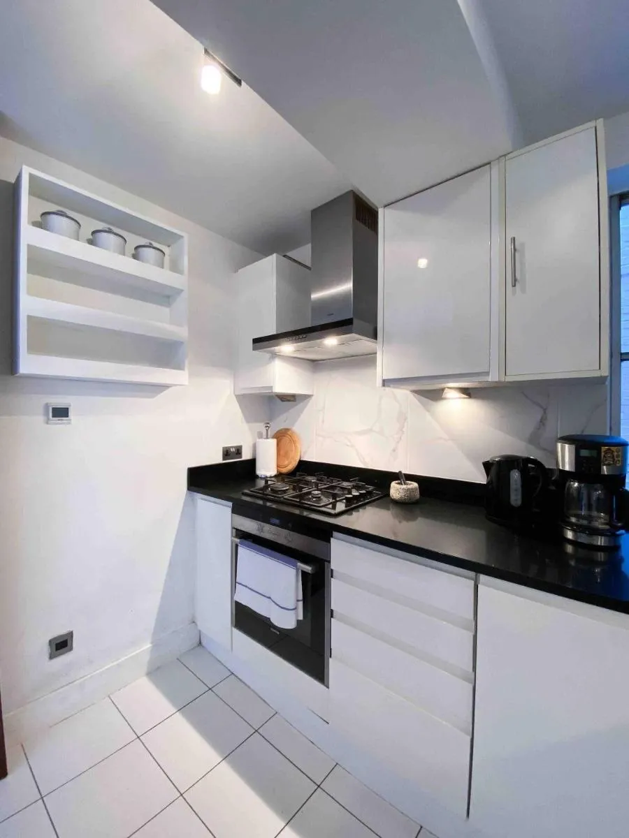 Image 5 of Centrally Located Apartment Hyde Park