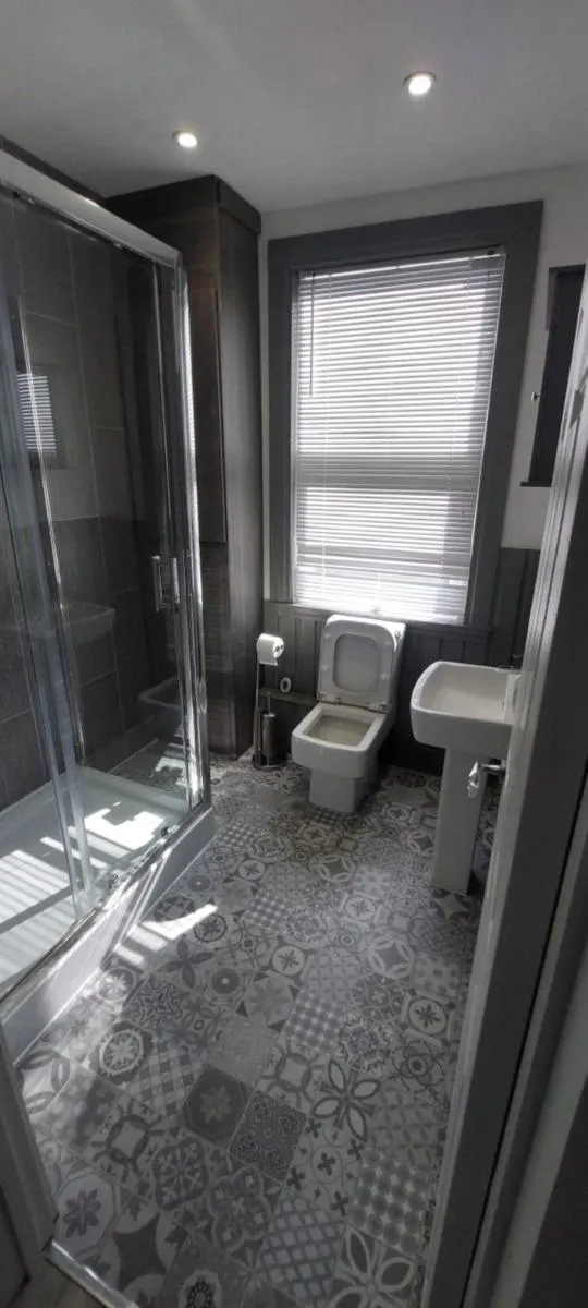Image 3 of Chandos – 4 Bedroom House – 20 Mins to Centre