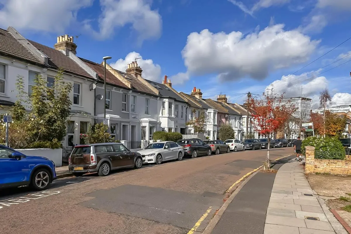 Image 5 of Charming 1BD Flat with Garden Wimbledon Village