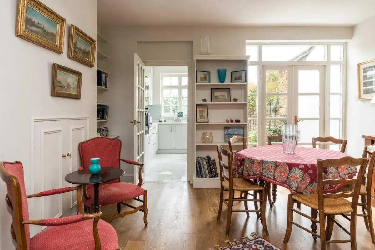Image 4 of Charming 2BD House with Garden in Hammersmith