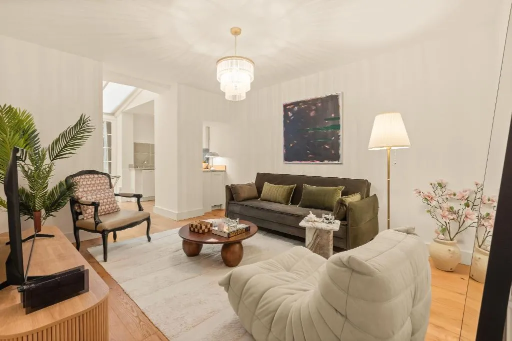 Image 1 of Charming 2BR Garden Flat in Central London