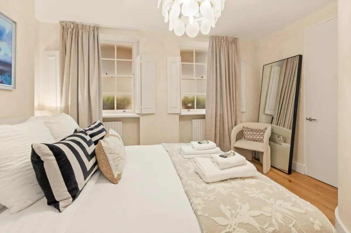 Image 4 of Charming 2BR Garden Flat in Central London