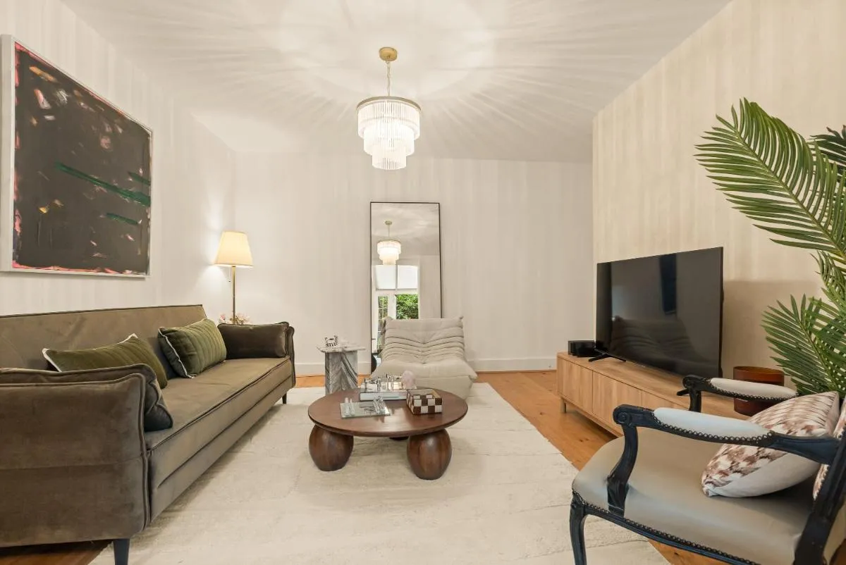 Image 3 of Charming 2BR Garden Flat in Central London