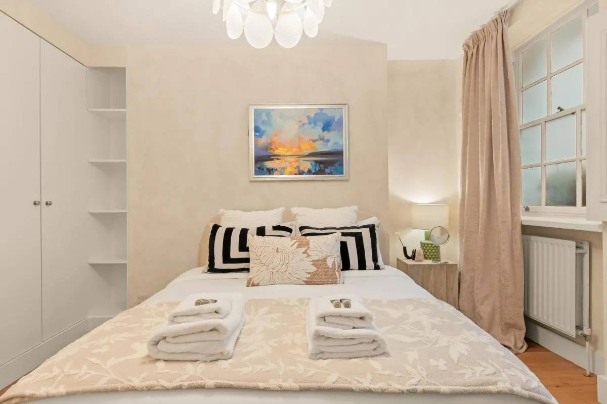 Image 5 of Charming 2BR Garden Flat in Central London