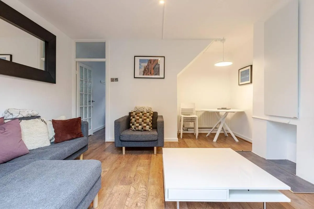 Image 4 of Charming 2-Bed Garden Flat